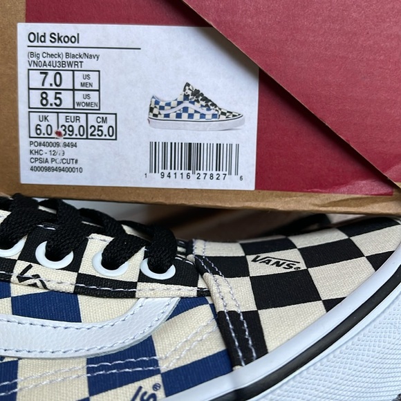 Vans WMNS Old Skool (Big Check) Black/Navy
VN0A4U3BWRT
Sneakers - Picture 16 of 16